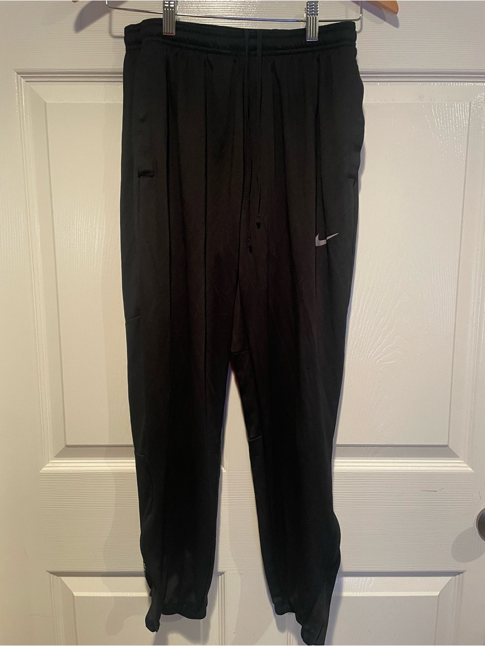Nike Black Men’s Jogger Pants with Small Swoosh